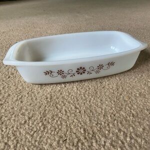 Dynaware Pyrex casserole dish
